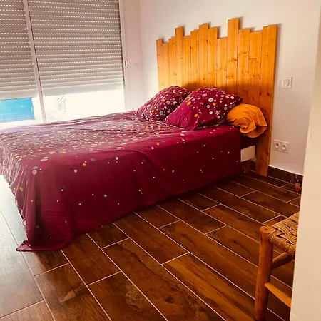 Prázdninový dům Maison Vintage Avec Grand Jardin *